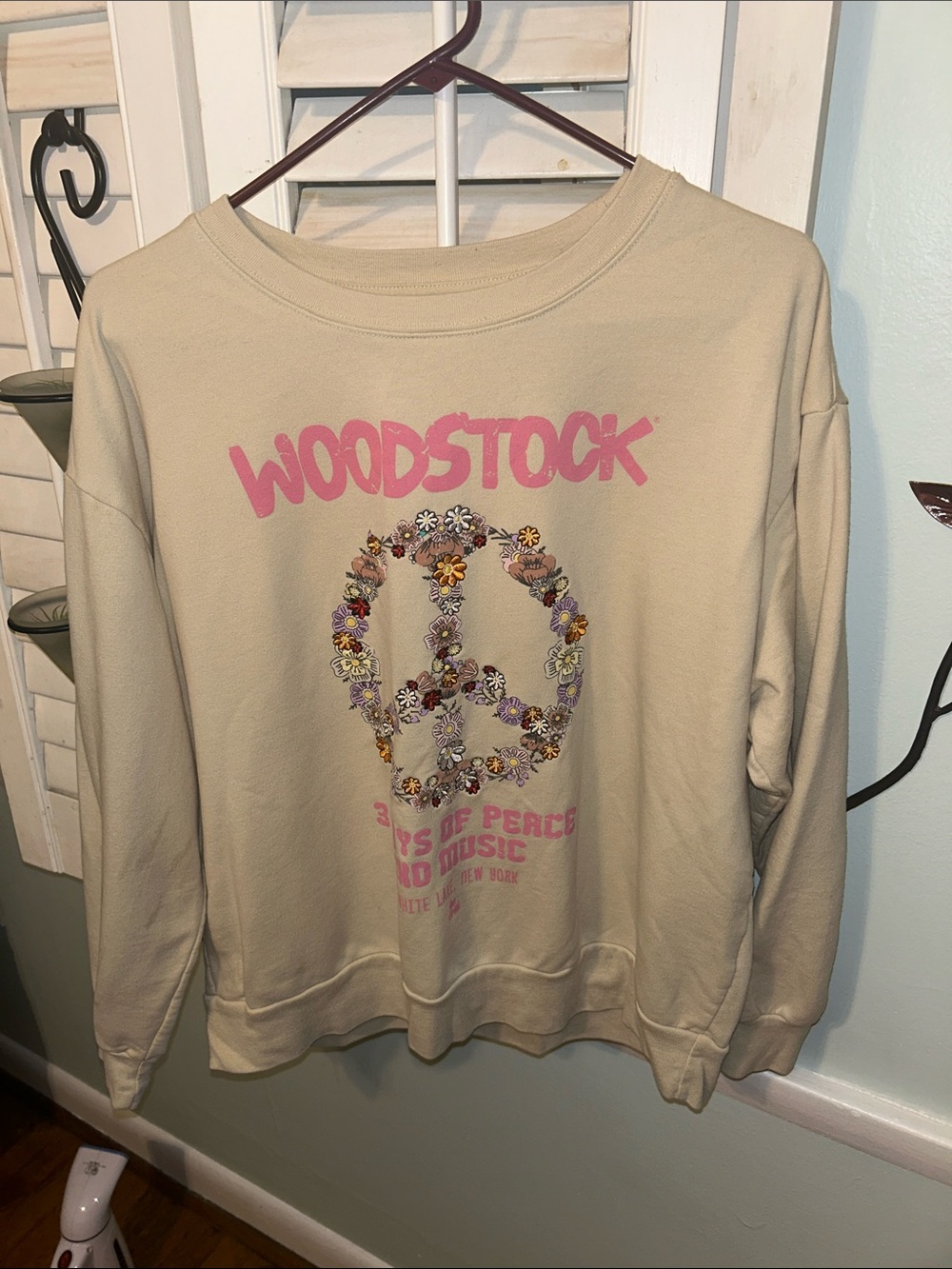 Cream Woodstock Floral Peace-Sign Crewneck Sweatshirt